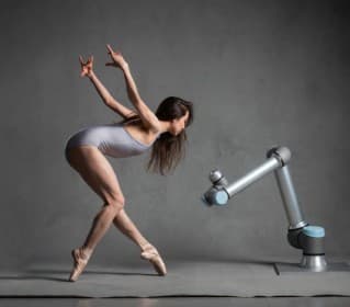 Dr Merritt Moore – a quantum physicist who combined her love for dance with her career to bring us a remarkable showcase of human-robot collaboration.